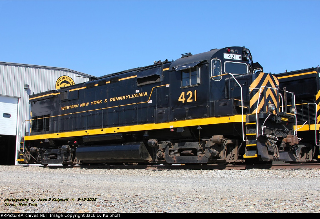  WNY&P 421, C424, ex-RDG 5206, ex-CR 2495, ex-DH 452 ex-MEC 452, ex-LAL 452 then 421, Olean, New York. September 15, 2015.